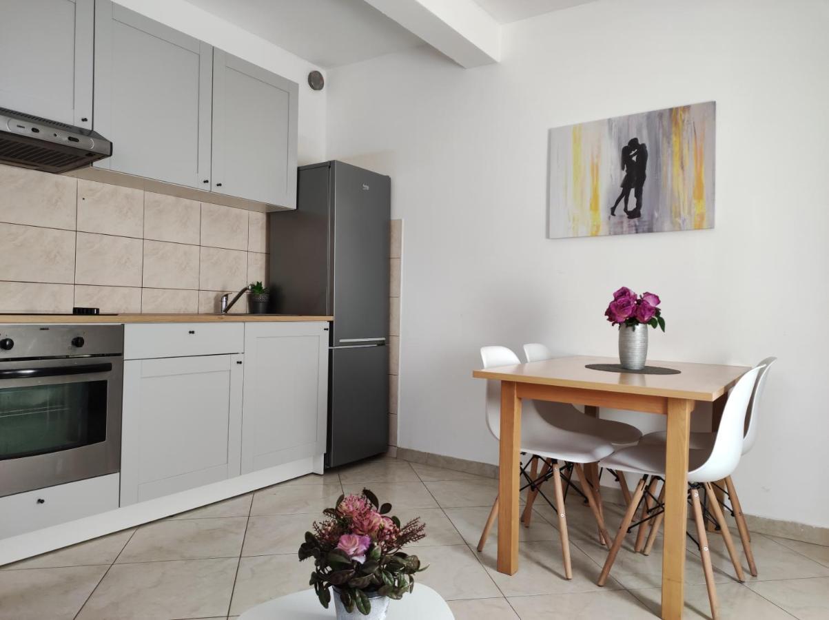 Cozy Apartment In Split In Nice Quiet Neighborhood Eksteriør bilde